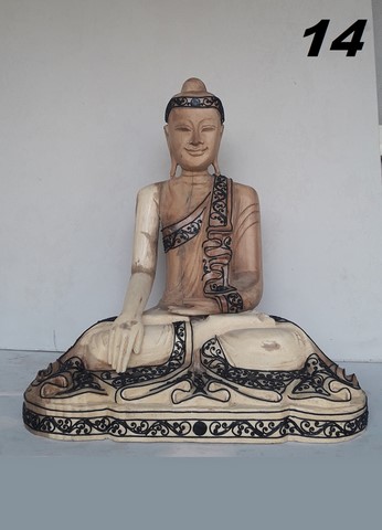 Splendide statue de Bouddha prete a peindre