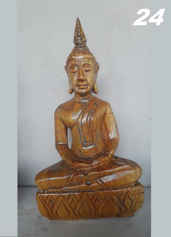 t/statue de bouddha meditant